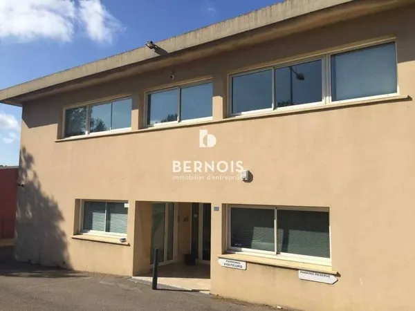 Bureaux 100 m²