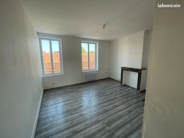 Grand studio de 40 m² - Rue de Calais à Tourcoing, proche tramway
