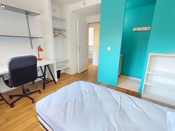 Chambre 6 pièces 95 m²