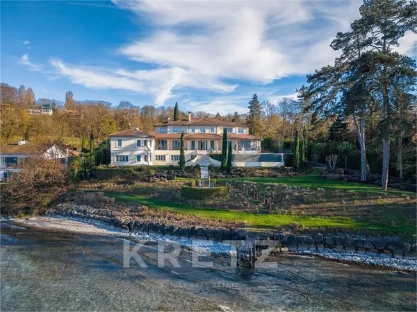 Chens-Sur-Léman: Majestueuse demeure d'exception pieds-dans-l 'e
