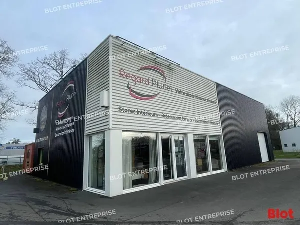 Entrepôt 3 pièces 130 m²
