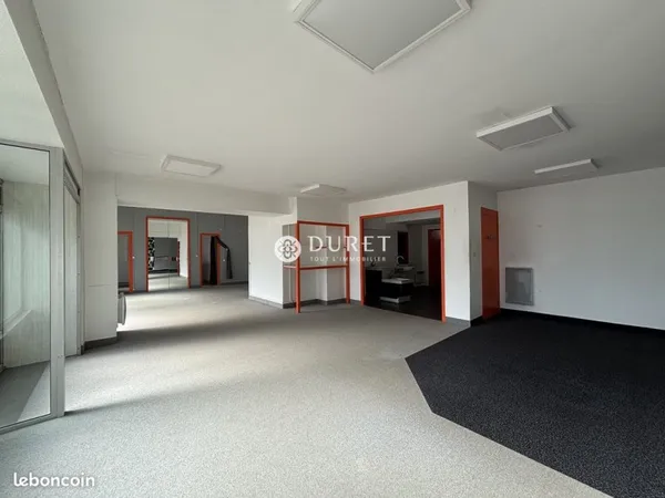 Local 130 m² Montaigu-Vendée