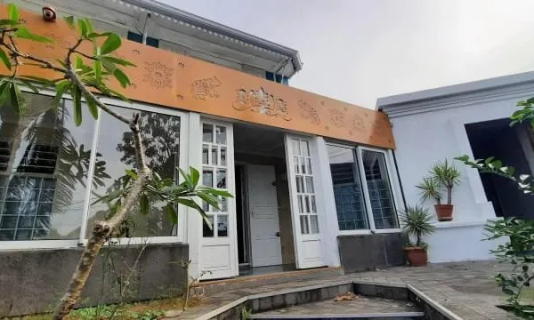 Villa 5 pièces 241 m²