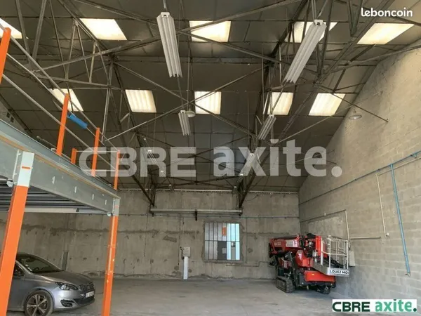 LOCAL D'ACTIVITE 345 m² BOURGOIN JALLIEU