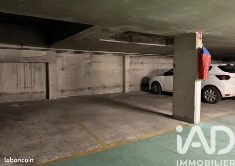 Parking/box Paris