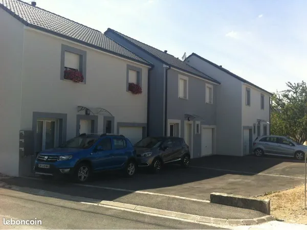 Maison mitoyenne à Prunay T5 louée