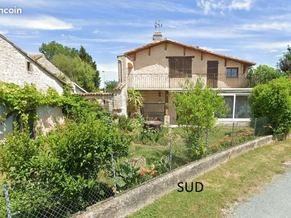 MAISON CHARENTAISE avec dépendances