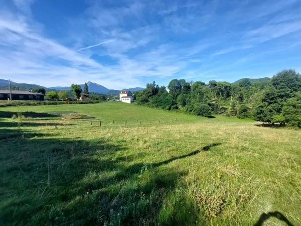 TERRAIN DE 2 900 m², SECTEUR "PROCHE ASPET"...