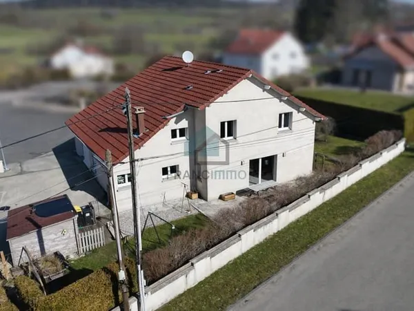 FERRIERES-LE-LAC - GRANDE MAISON