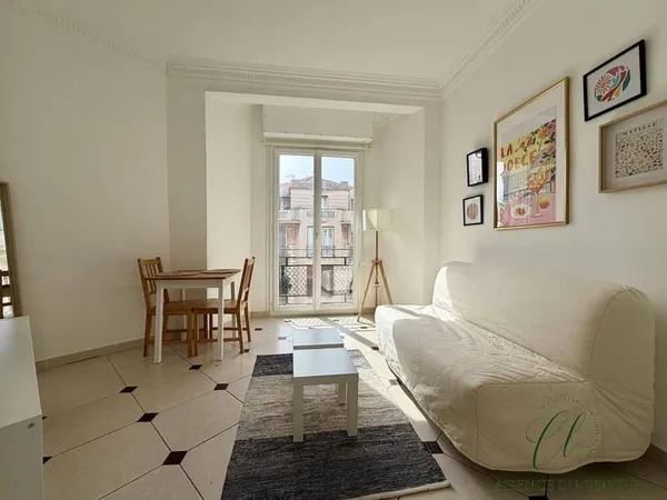 Studio 1 pièce 25 m²