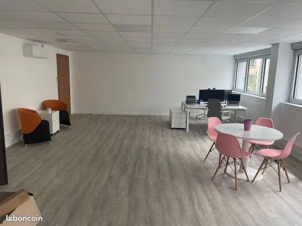 Location Bureaux - Espaces de travail - Salle de réunion