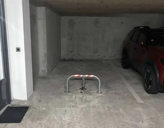 Garage/Parking