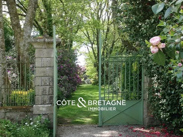 MAGNIFIQUE MANOIR DE 1870 IDÉALEMENT SITUÉ À GUIDEL DANS LE MORBIHAN | RÉF : 2025107