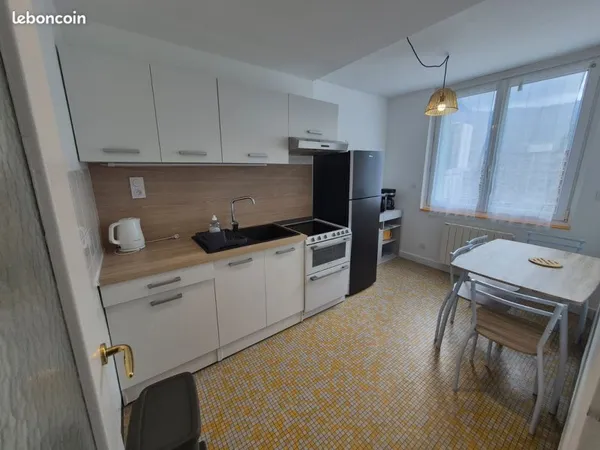 Appartement meublé, T4 . 3 chambres . 65m2 . Quartier Vallier-Catane