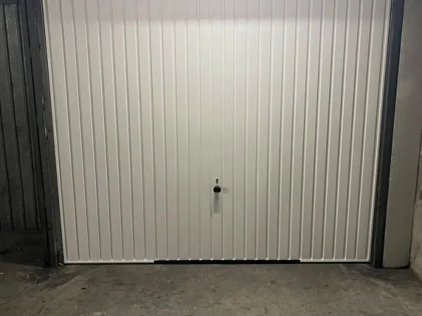 Garage/Box fermé et sécurisé de 13,5m² - Rue Manin Paris