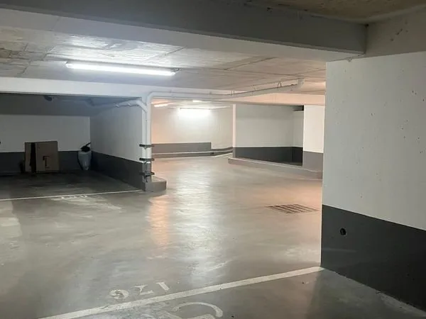 Loue parking 15m²