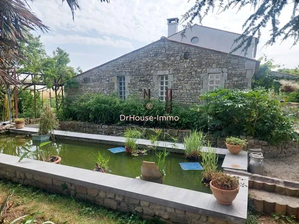 Havre de paix pour cet ensemble immobilier composé de deux maisons