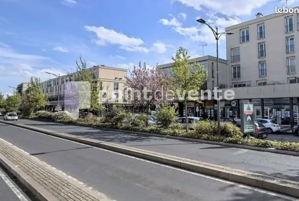 Local commercial 150 m²