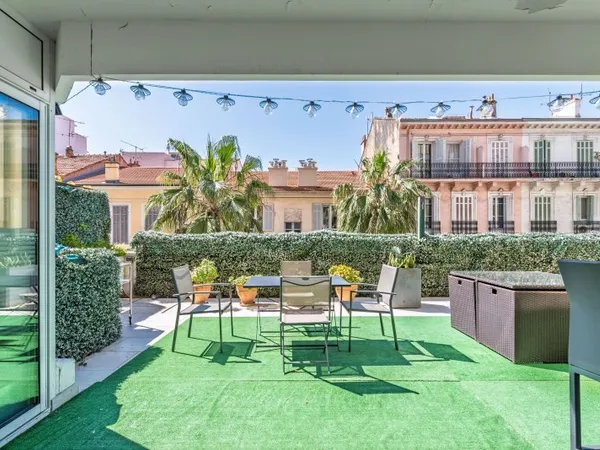 Vends appartement 81m² Cannes coeur banane : Rare, 3 chambres et grande terrasse