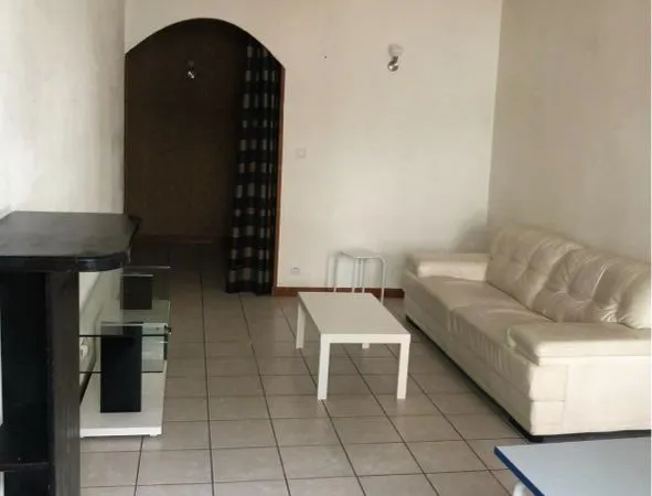 T1 meublé Chambéry centre 44 m2 ancien rénové