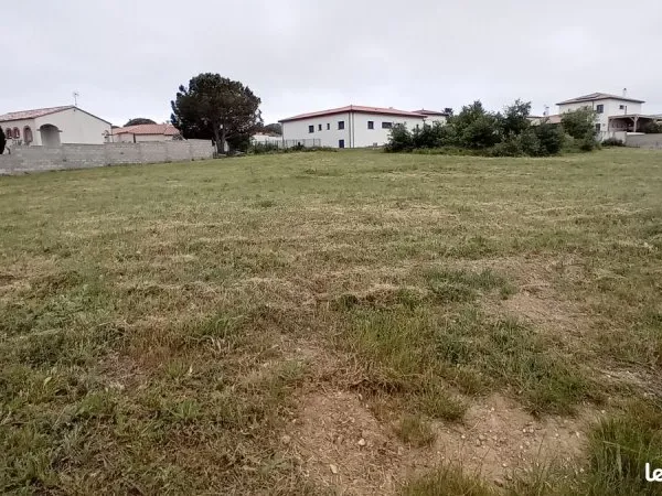 Terrain constructible 1000m2 Canohes