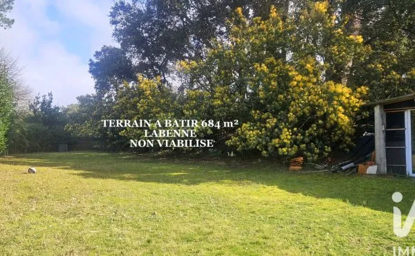 Terrain 681 m²