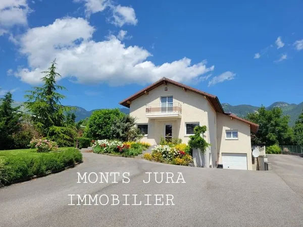 Villa 7 pièces 238 m²