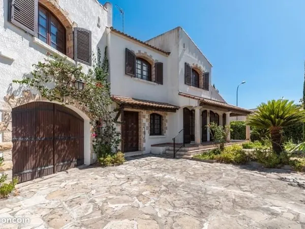 Maison 8 pièces 200 m²