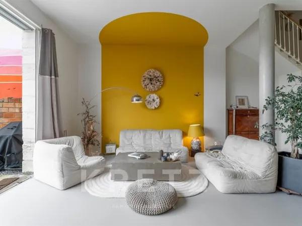 Maison familiale rénovée 201 m², 5 CH, piscine 6x3m, Tropézienne