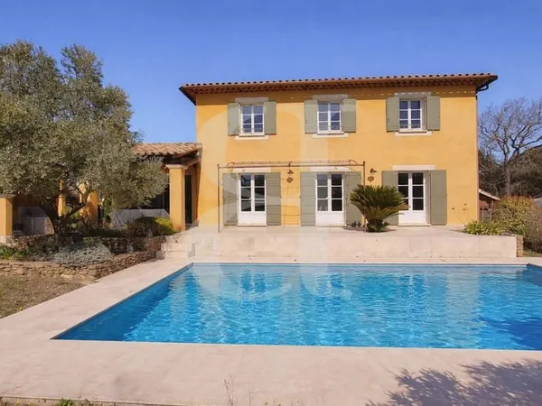 Villa de charme avec piscine à Grignan