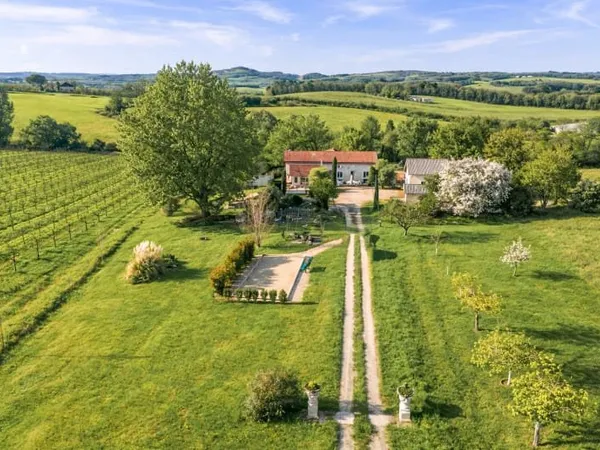 Maison 6 pièces 240 m²