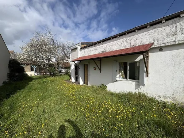 Immeuble 271 m²