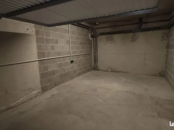 Location garage 18m2 à Bastia fango