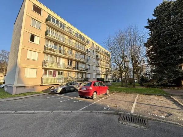 Appartement de type F3 situé au centre-ville du Plessis-Trév