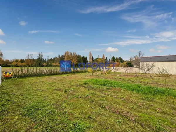 Terrain 700 m²