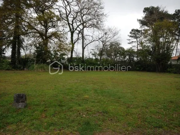Terrain 800 m²