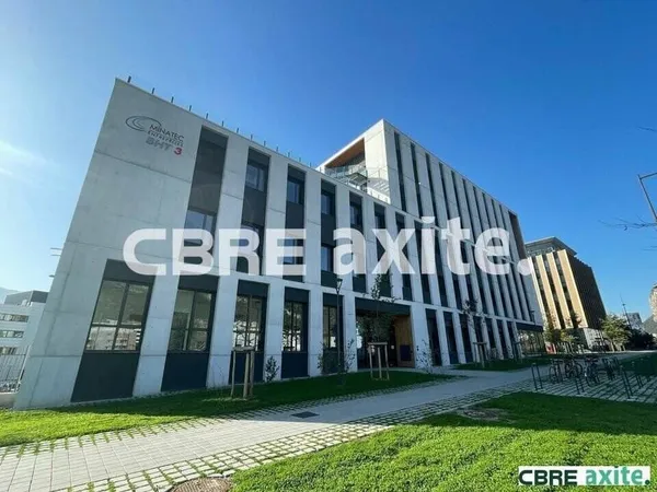 Bureau 900 m²