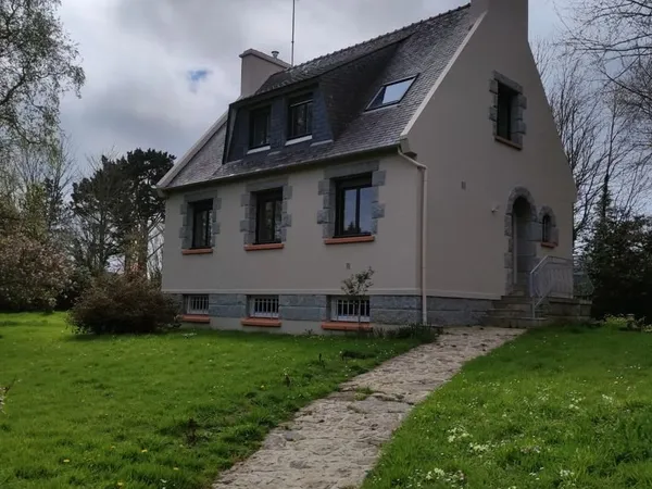 Maison avec grand terrain