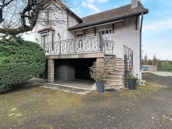 Maison 8 pièces 207 m²