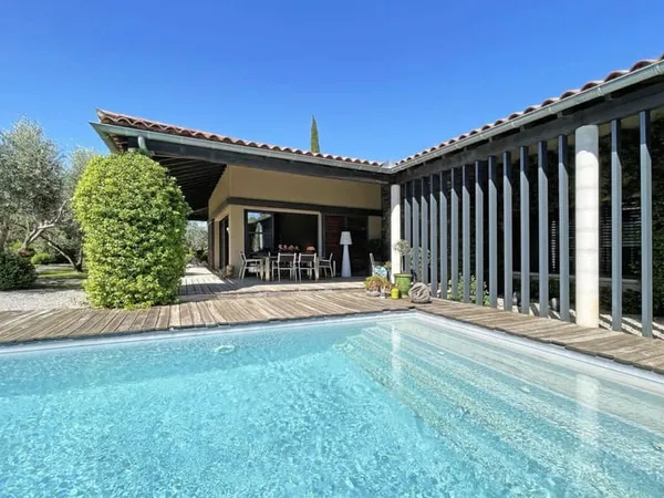 Maison de plain-pied 5 pièces 185 m²