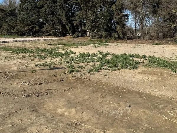 Terrain 820 m²