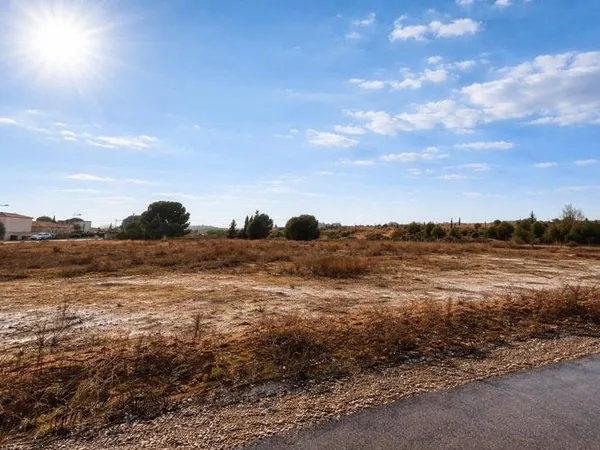 Terrain 14645 m²