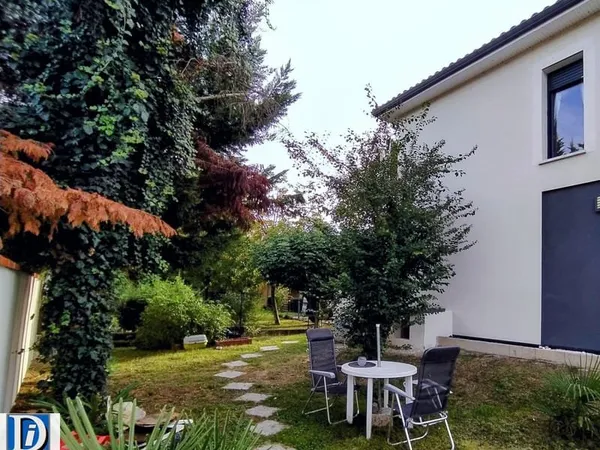 Villa très récente état Neuf 113m2, 4 chambres. Portet sur G