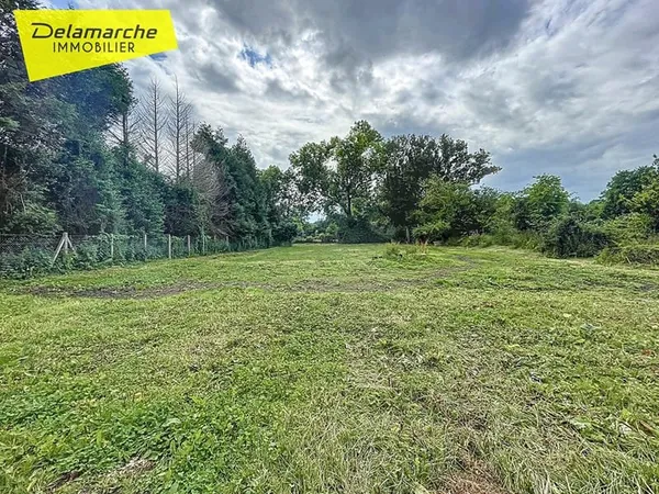 A vendre maison à rénover à Champeaux avec terrain constructible