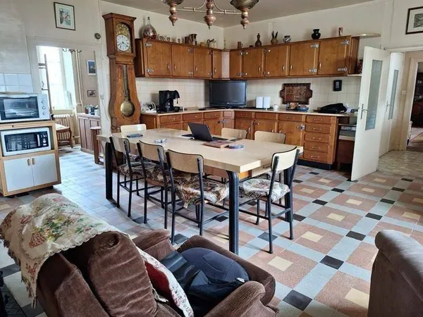 Maison 7 pièces 264 m²