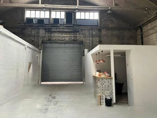 Local d'activité 3 pièces 432 m²