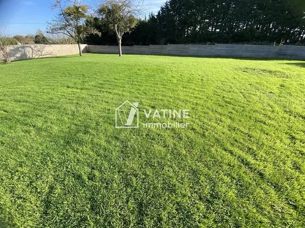 Terrain 636 m²