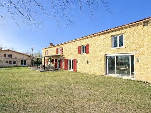 Maison Vente Saint-Fraigne 9p 250m² 284750€