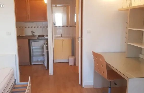 STUDIO meublé avec parking proche du tramway