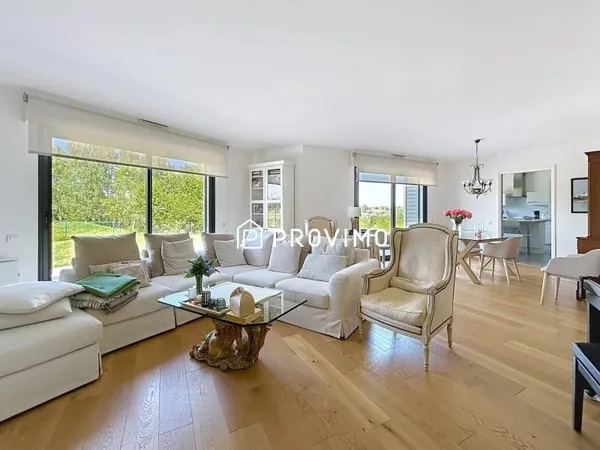 Villa 8 pièces 215 m²